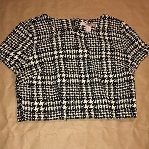 Black and white woven crop top